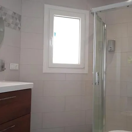 Mercedes 2 Bedroom, Sea Views Apartment