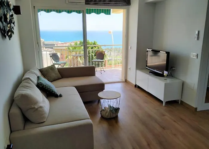 Apartment Mercedes 2 Bedroom, Sea Views