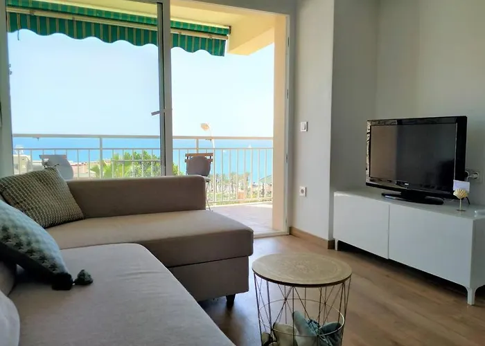 Mercedes 2 Bedroom, Sea Views Torremolinos
